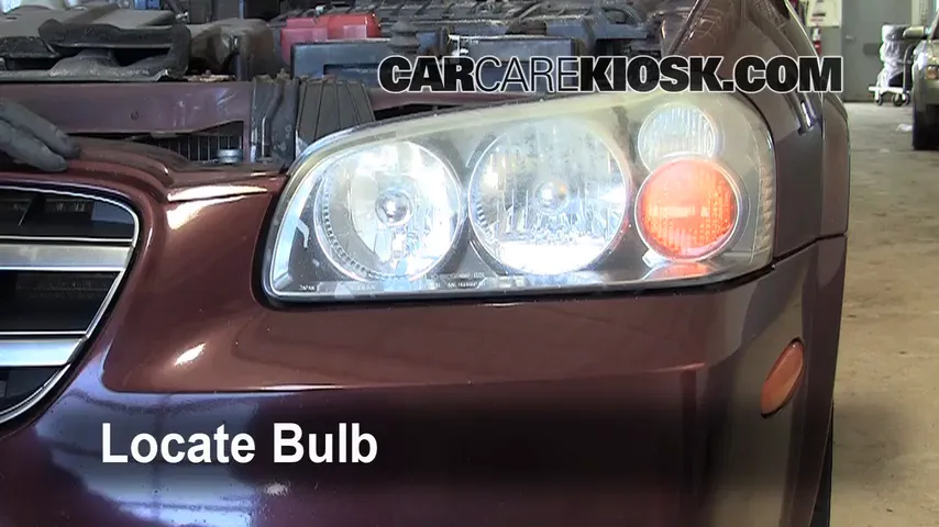 2002 Nissan Maxima GLE 3.5L V6 Lights Turn Signal - Front (replace bulb)